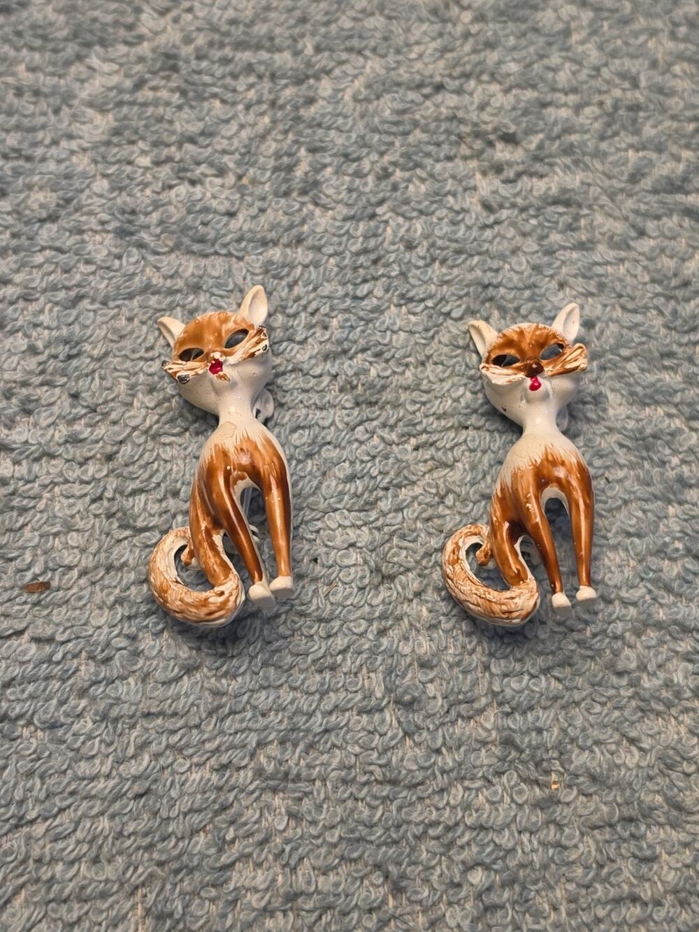 Vtg 1950s MCM Siamese Cat Enamel Scatter Pins Brooch Pair Whiskers Mid Century